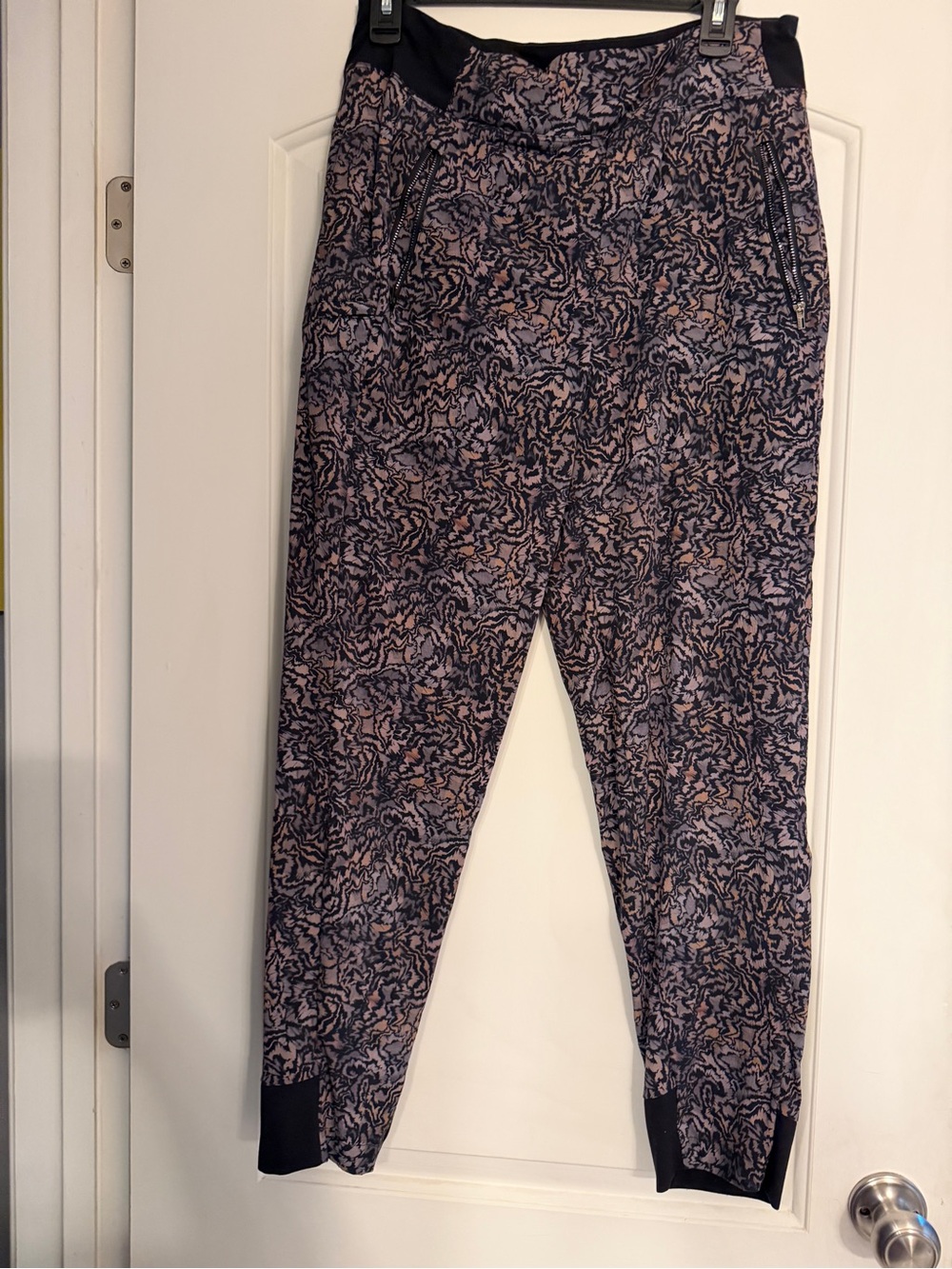 Athleta trekkie trekkie print jogger